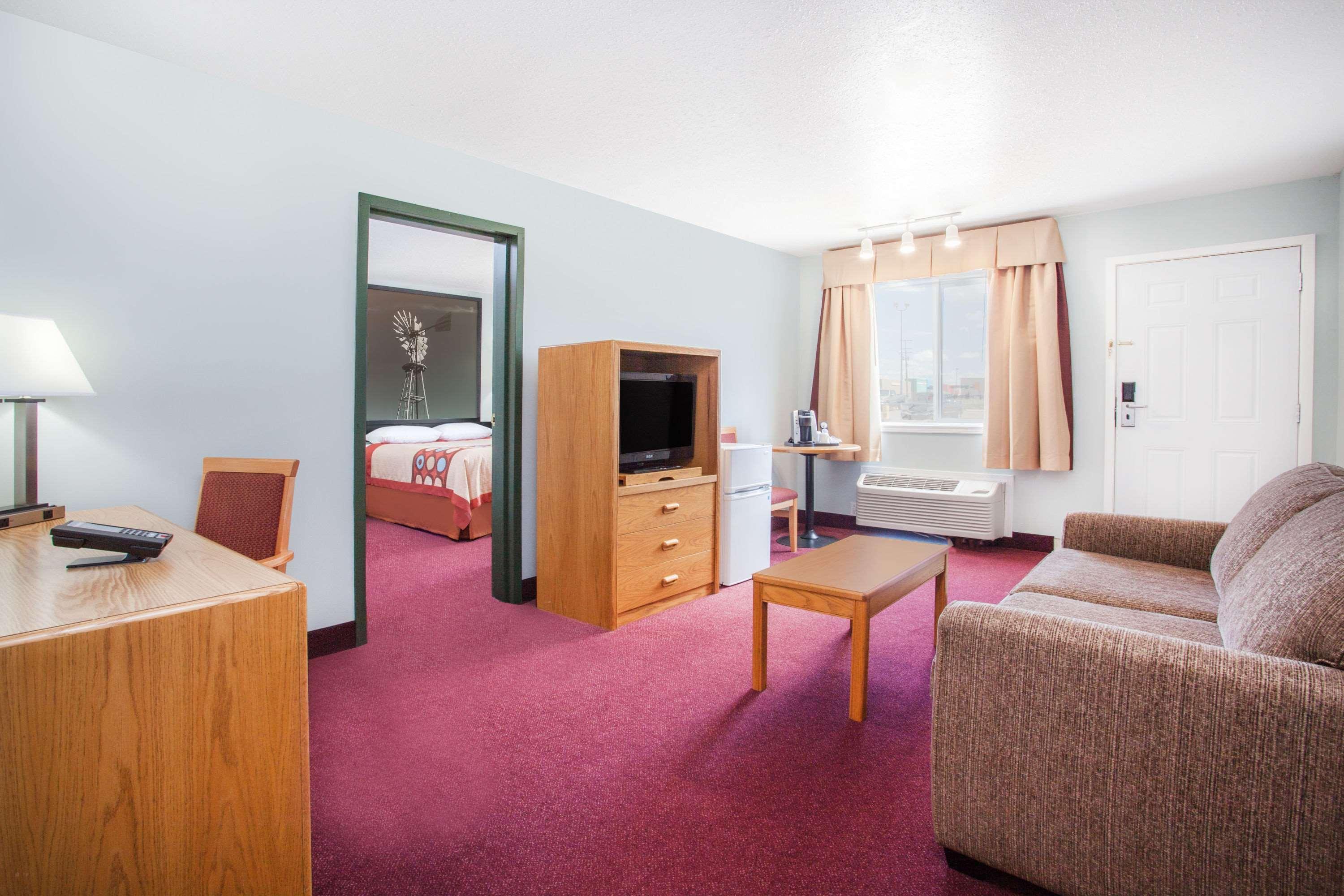 Super 8 By Wyndham Kindersley Exteriér fotografie