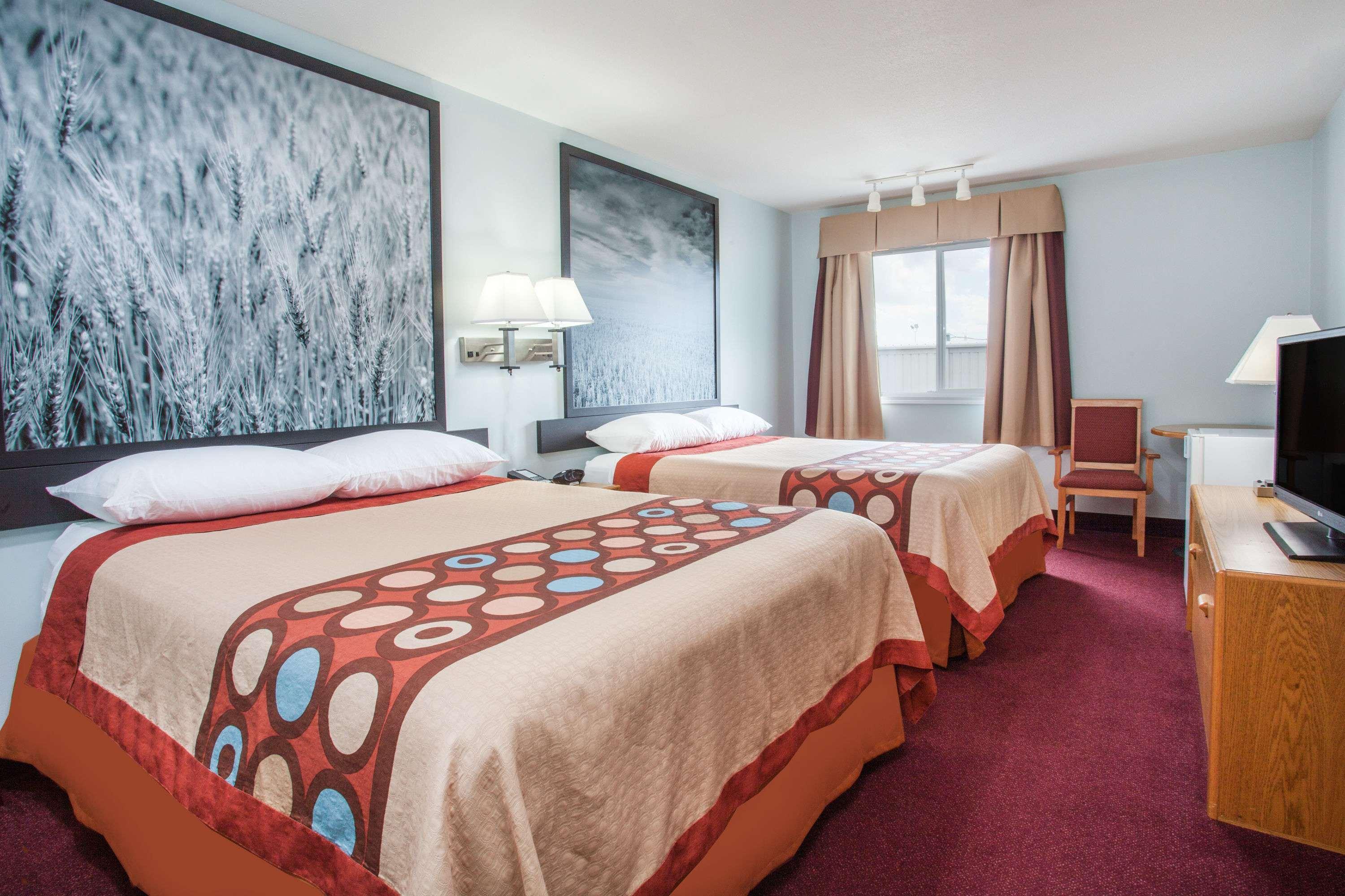 Super 8 By Wyndham Kindersley Exteriér fotografie