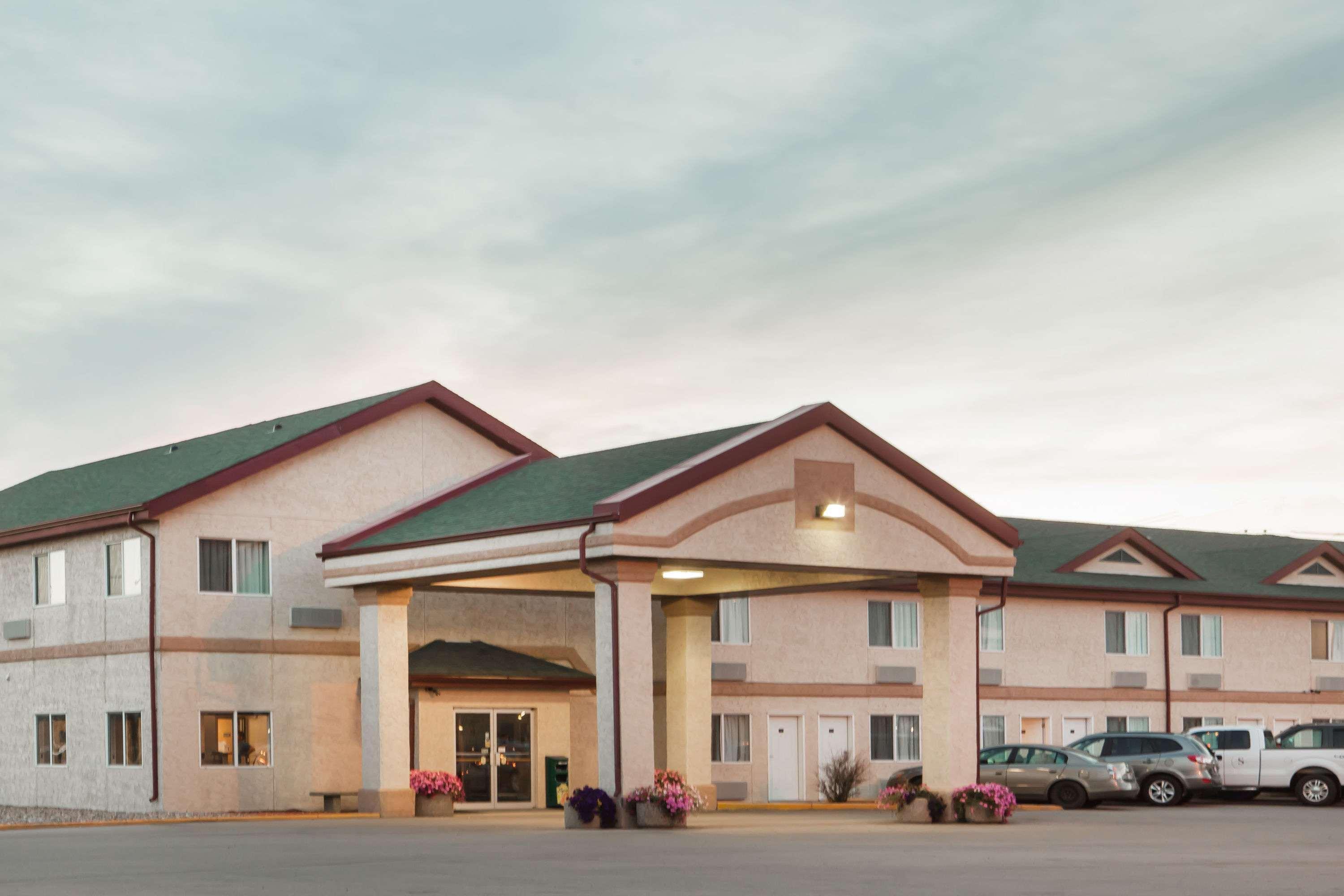 Super 8 By Wyndham Kindersley Exteriér fotografie