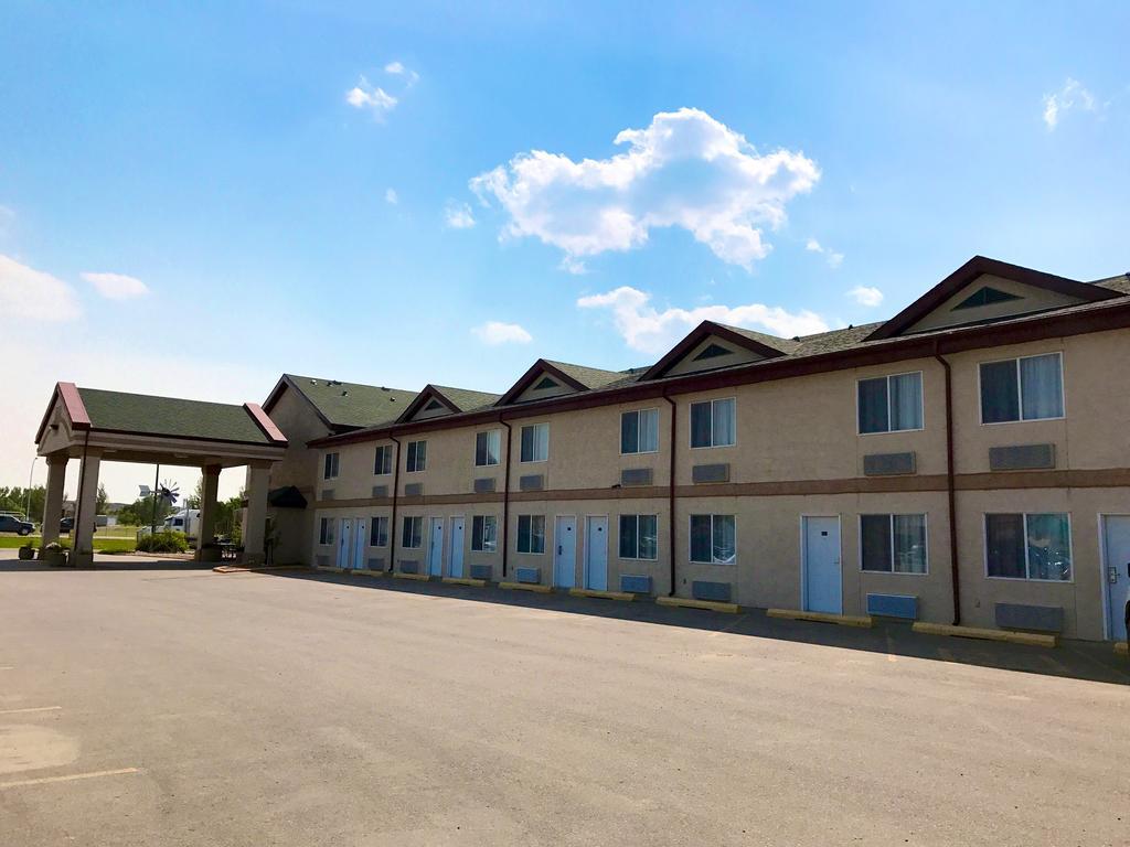 Super 8 By Wyndham Kindersley Exteriér fotografie